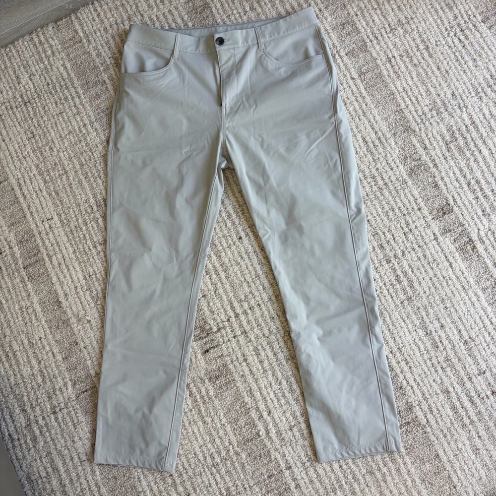 Lululemon Commission Pant Classic Fit Light Grey Technical Chino 34x32